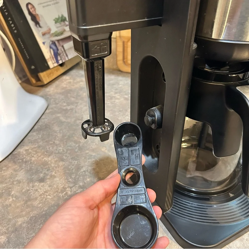Ninja CM401 Specialty Hot & Iced Coffee Maker w/ Frother, 10-cup Glass Carafe